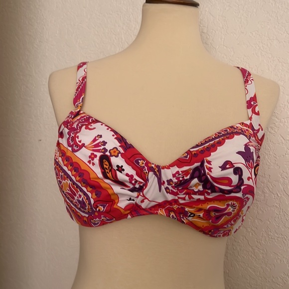 Swimsuit Top - Picture 1 of 6